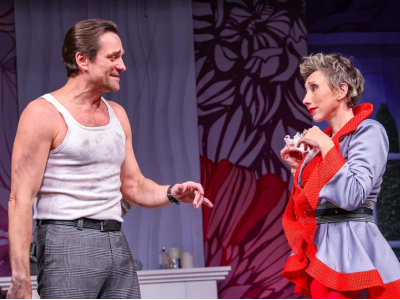 МУЖЧИНА С ДОСТАВКОЙ НА ДОМ