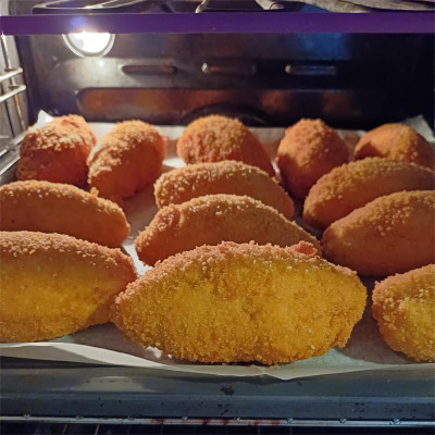 Котлеты по-киевски, мясные котлеты, зразы