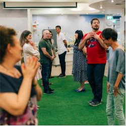 06.Групповые занятия по развитию голоса, уверенности в общении, развитии харизмы