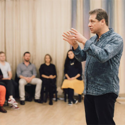 03.Развитие харизмы и уверенности через голос и дыхание