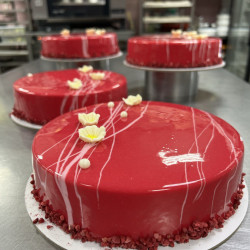 11.Муссовый торт - бархатная текстура, аккуратная подача. Доставка тортов и десертов по центру Израиля. | Jera Bakery