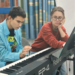 02.Индивидуальные занятия: работа с голосом и развитие голоса, пение для начинающих